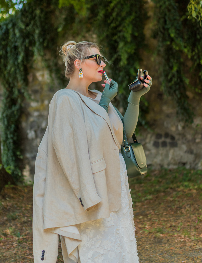 medi Salbeigrün Lipödem Mode Caroline Sprott mediven 550 Flachstrick-Kompression Fashion Plussize Health Influencer