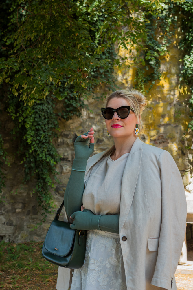 medi Salbeigrün Lipödem Mode Caroline Sprott mediven 550 Flachstrick-Kompression Fashion Plussize Health Influencer