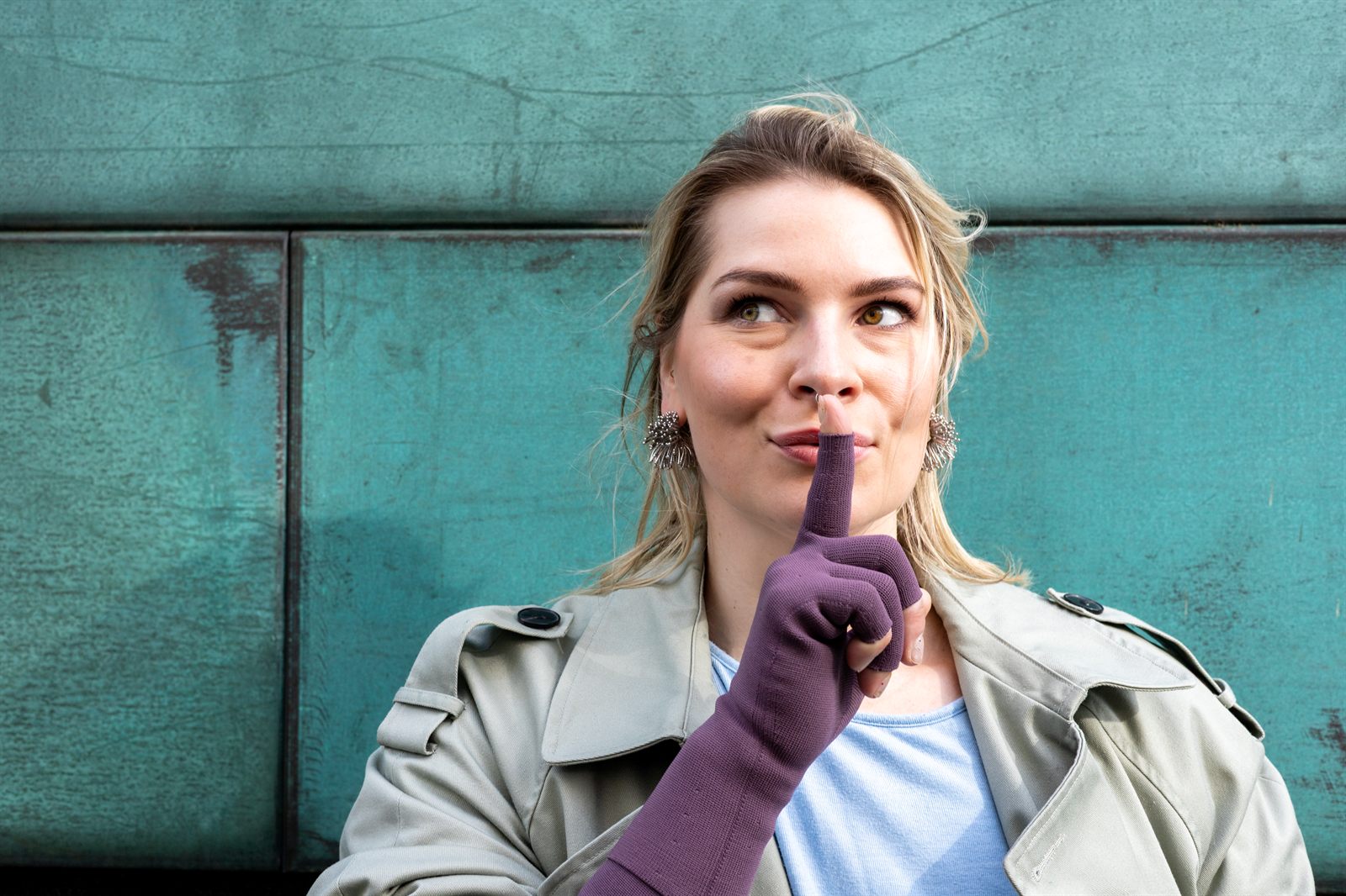 Kompressionshandschuh in Samtviolett, medi Trendfarbe 2026